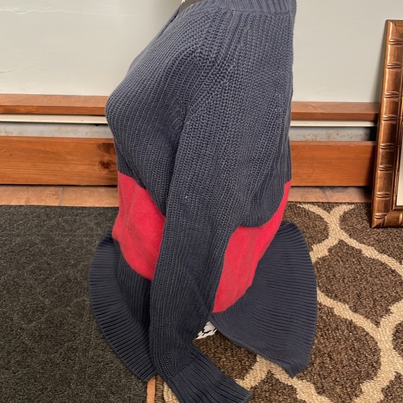 GAP Long Blue and Red V-Neck Sweater Size Small - Picture 5 of 8
